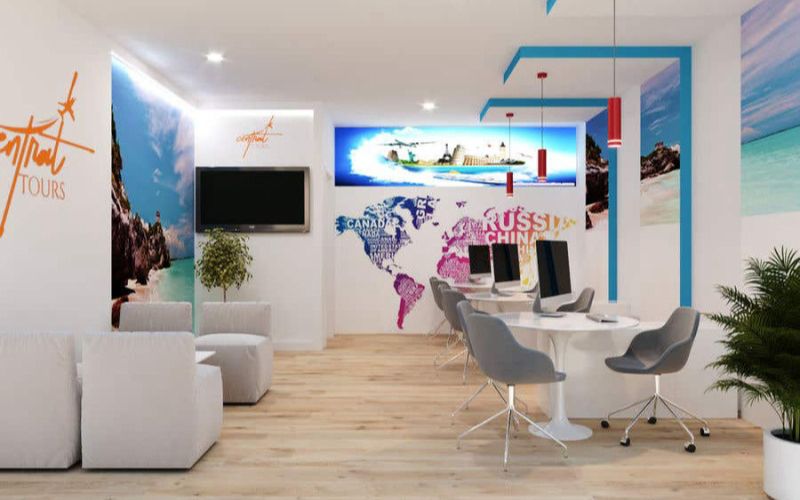 Thiết kế office du lịch hiện đại với cây xanh, bàn làm việc linh hoạt và khu tiếp khách thân thiện