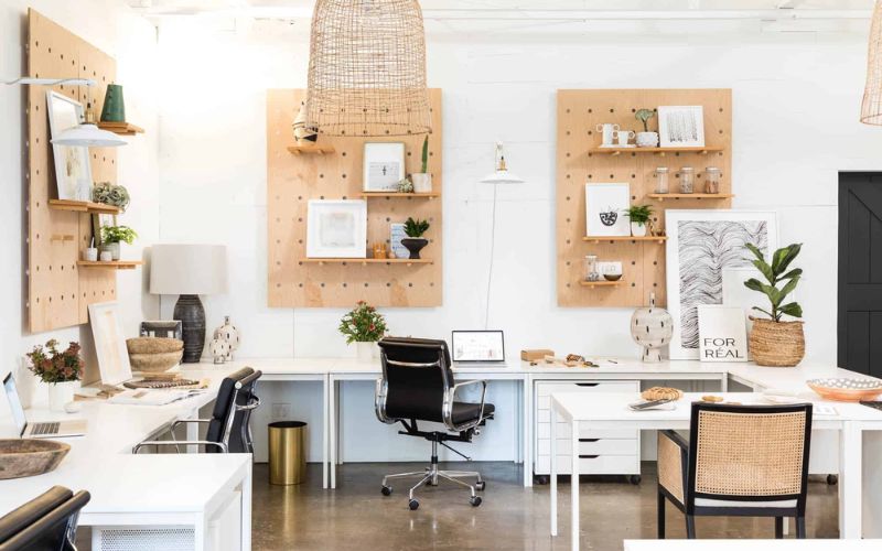 Thiết kế văn phòng 25m2 với các mẫu vật decor nghệ thuật