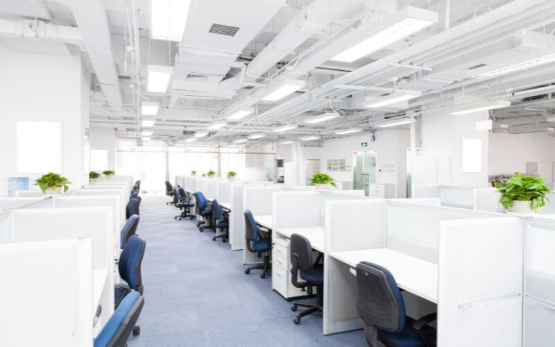 Khoảng cách hợp lý giữa các nhân viên có thể áp dụng trong phòng 30m2