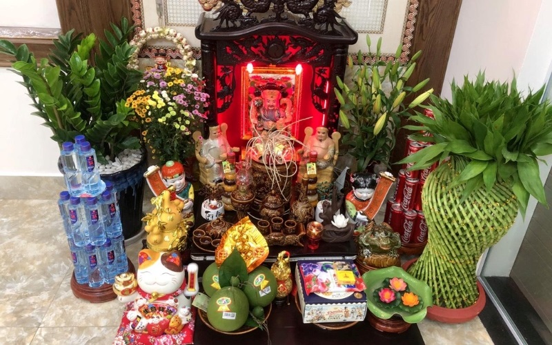 Đặt bàn thờ Thần Tài sao cho tạo được sự cân bằng và hài hòa trong không gian