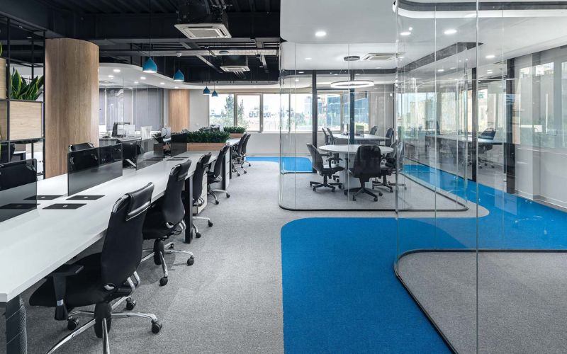 Thiết kế với khu họp nhanh, sử dụng vách ngăn mềm tạo sự kết nối nhưng vẫn đảm bảo riêng tư