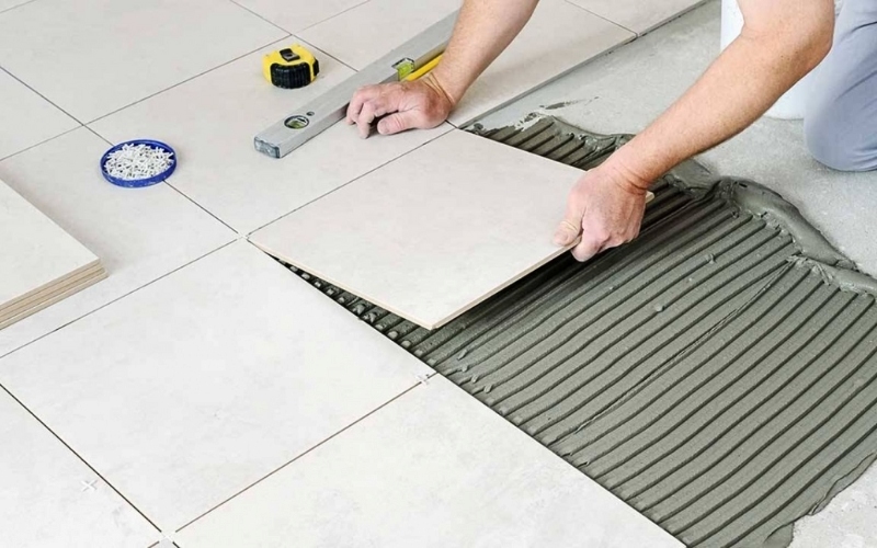 Kỹ thuật lát gạch quyết định độ bền của sàn văn phòng