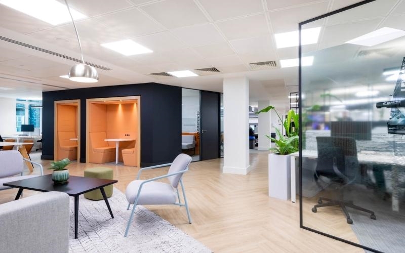 Thiết kế văn phòng 200m2 nhẹ nhàng tối giản