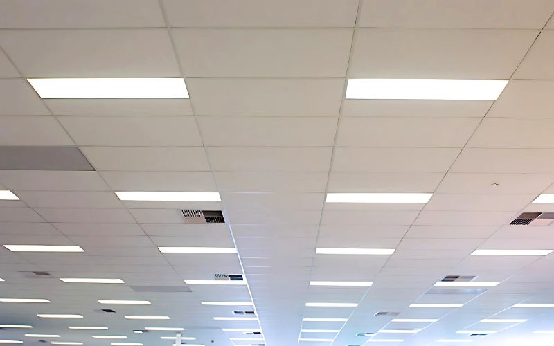Trần thạch cao thả giúp doanh nghiệp tiết kiệm chi phí