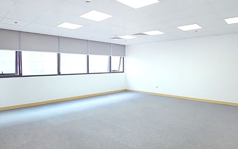Có thể sử dụng văn phòng đang thi công nếu đáp ứng điều kiện an toàn