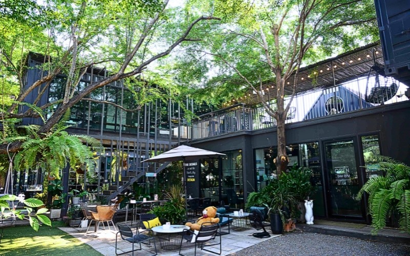 Thi công quán cafe sân vườn cần chú ý đến cường độ ánh sáng