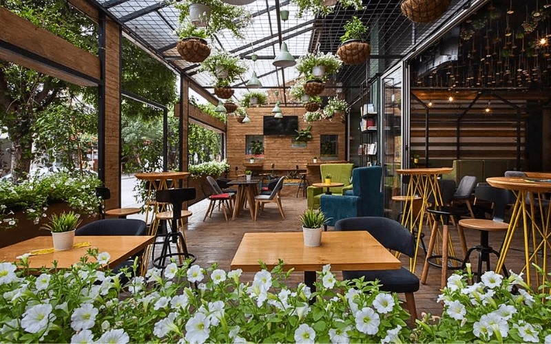 Quán cafe sân vườn xua tan đi sự ngột ngạt của đô thị