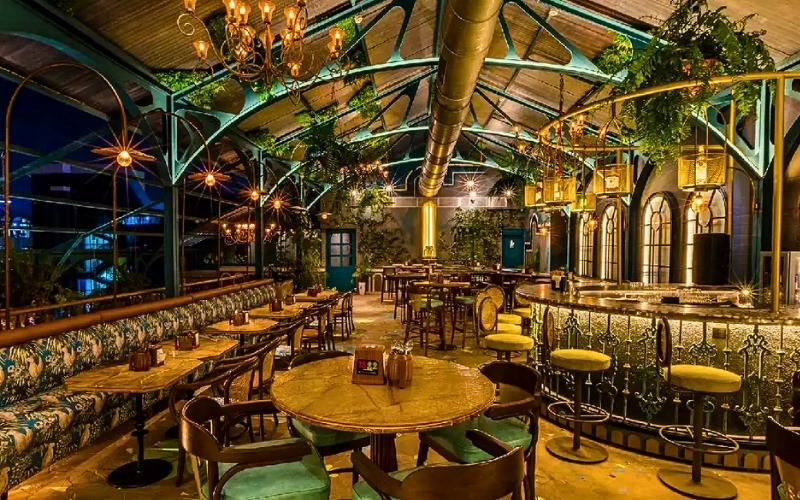 Không gian quán cafe bar về đêm