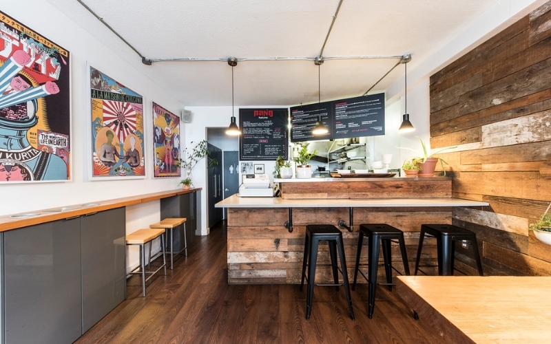 Quán cafe take away được thiết kế ấn tượng