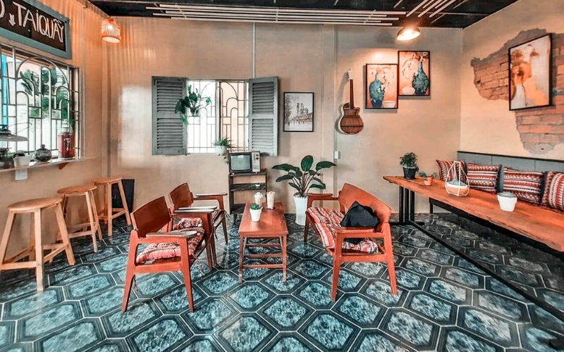 Quán cafe phong cách Vintage sử dụng các loại vật trang trí xưa cũ