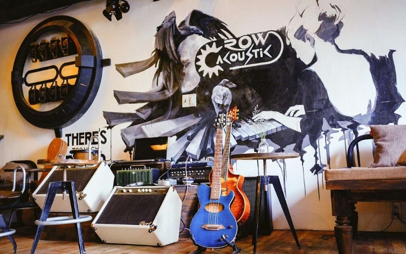 Quán cafe Acoustic là điểm đến thường nhật của các khách trẻ