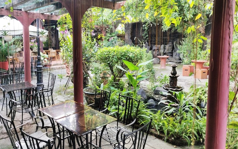 Ý tưởng thiết kế quán cafe sân vườn đơn giản đẹp mắt