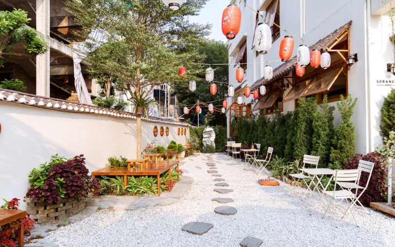 Thiết kế không gian tinh tế của quán cafe sân vườn