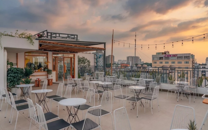 Không gian cafe sân thượng là điểm đến được giới trẻ yêu thích