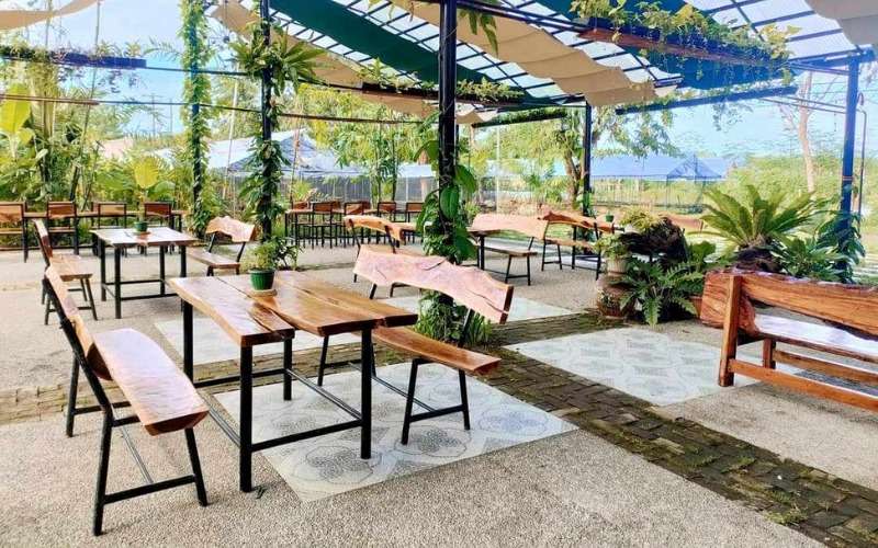 Quán cafe ngoài trời đẹp đơn giản và tiết kiệm chi phí cho chủ đầu tư