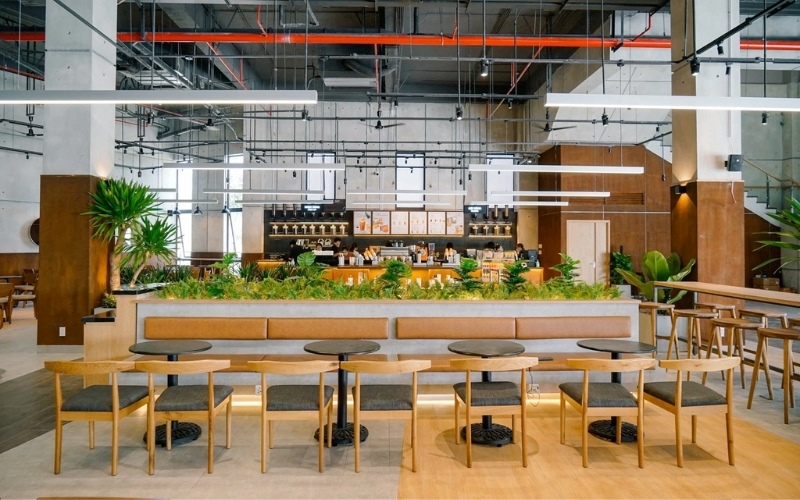Tầng 2 quán cafe với không gian rộng mở thông thoáng