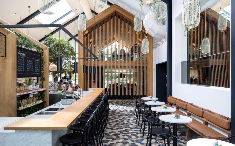 Thiết kế quán cafe 80m2 có không gian thoáng đãng