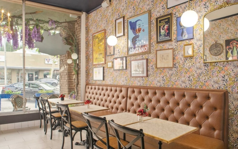 Thiết kế quán cafe 80m2 kiểu Pháp nhẹ nhàng