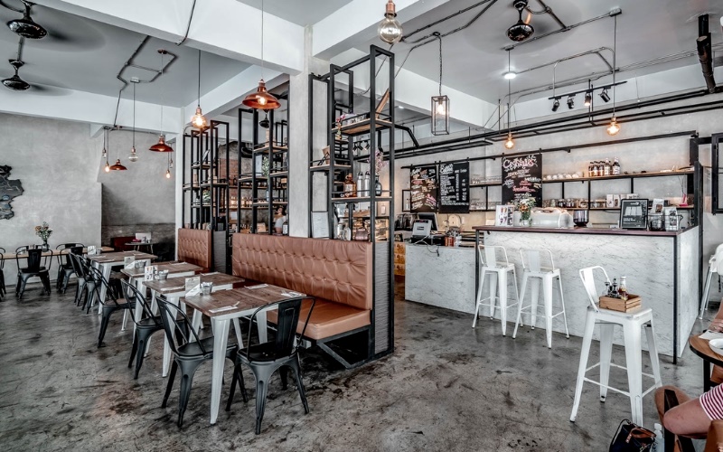 Các chi tiết thô là đặc điểm không thể thiếu của quán cafe công nghiệp