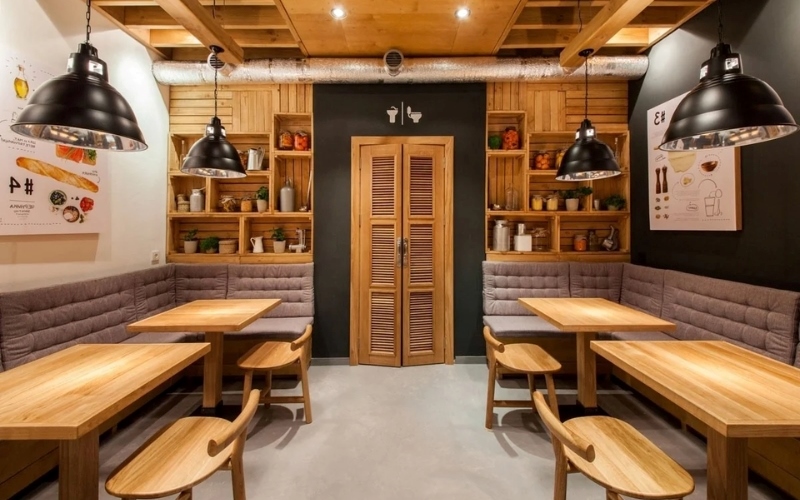 Chất liệu gỗ đơn giản của nội thất quán cafe ngang 4m