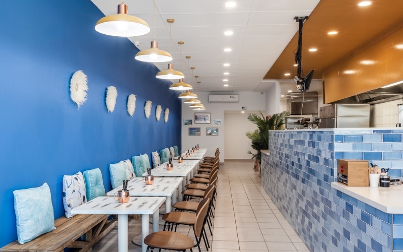 Quán cafe mặt tiền 5m nhỏ theo phong cách Địa Trung Hải