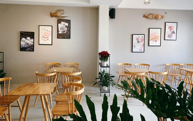 Quán cafe Hàn Quốc được trang trí các phụ kiện nhỏ tinh tế