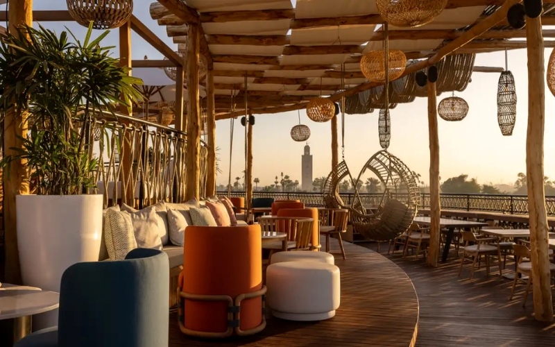 Quán cafe phong cách Boho lãng mạn vào thời khắc hoàng hôn