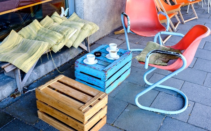 Quán cafe vỉa hè bình dân là loại hình vô cùng hút khách hiện nay