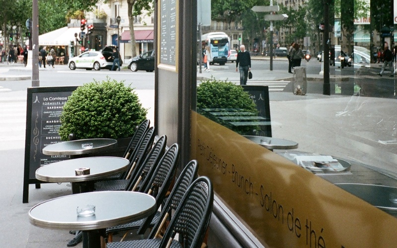 Mặt bằng của quán cafe vỉa hè phải là nơi tiếp cận được nhiều người