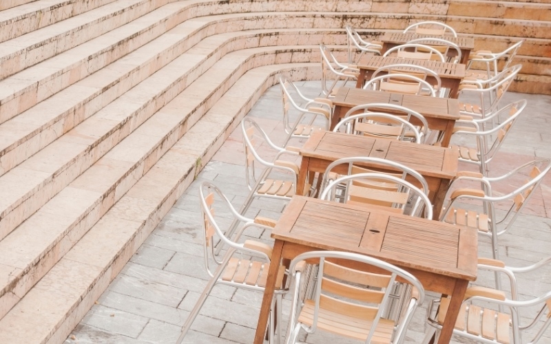 Nơi bố trí quán cafe vỉa hè cần tạo được sự thuận tiện cho khách hàng