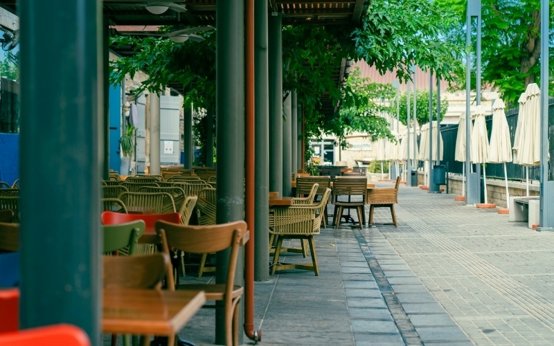 Nên lựa chọn mặt bằng kinh doanh tại khu đông dân cư hoặc văn phòng