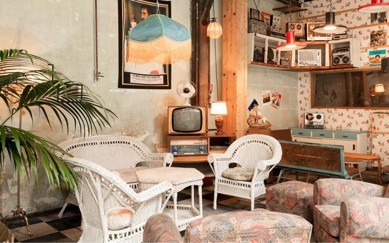 Quán cafe vintage không thể thiếu đi những món vật dụng xưa cũ