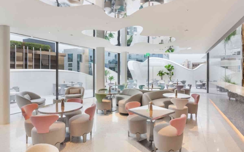 Nội thất sang trọng nhưng không kém phần lãng mạn của quán cafe Hàn Quốc