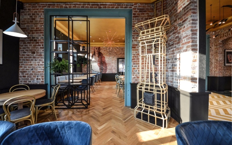 Mọi ngóc ngách trong quán cafe đều cần được chiếu sáng