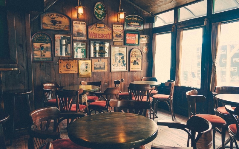 Thiết kế nội thất quán cafe mang lại cảm giác ấm áp cho khách hàng