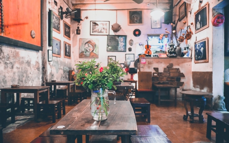 Trang trí quán cafe Vintage đơn giản không mất quá nhiều chi phí