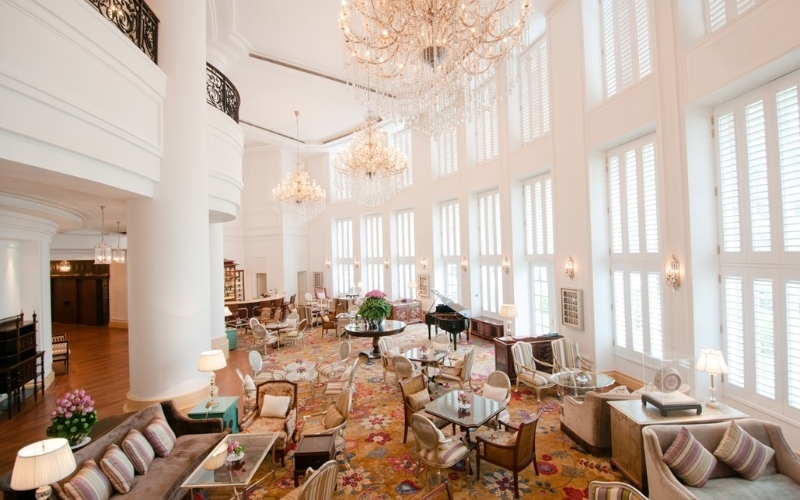 Trang trí trần quán cafe theo kiểu cổ điển Châu Âu