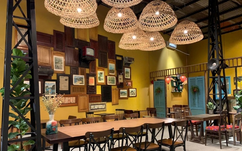Trang trí trần quán cafe theo phong cách cổ điển Việt Nam