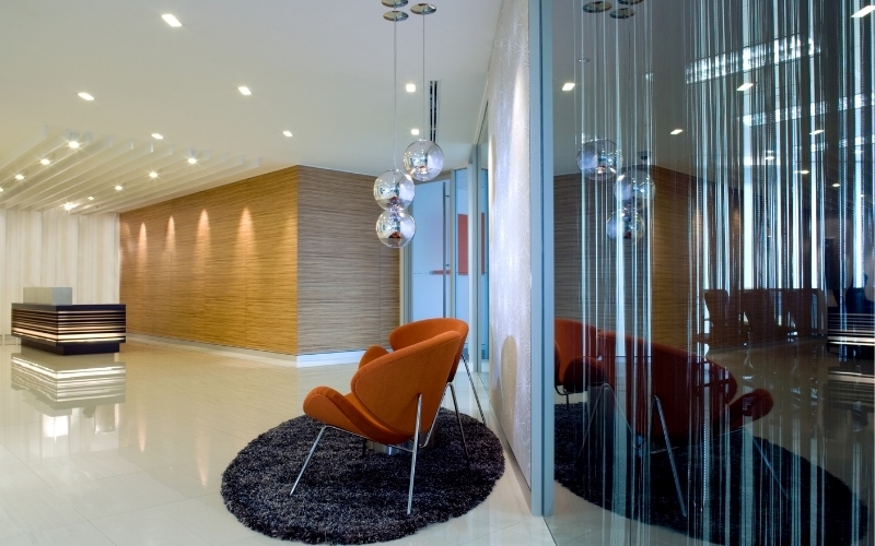 Chất liệu kính rất được các doanh nghiệp ngày nay ưa chuộng