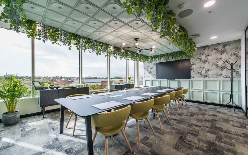 Thiết kế phòng họp trang nhã tạo sự dễ chịu cho người tham gia