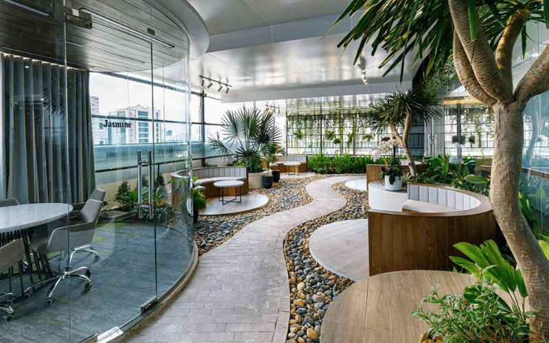 Sử dụng chất liệu kính để ngăn cách không gian