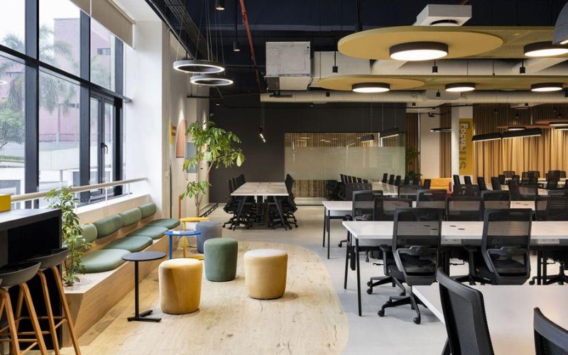 Mẫu thiết kế văn phòng cho thuê 300m2 với mặt sàn rộng và bố trí khu chức năng khoa học