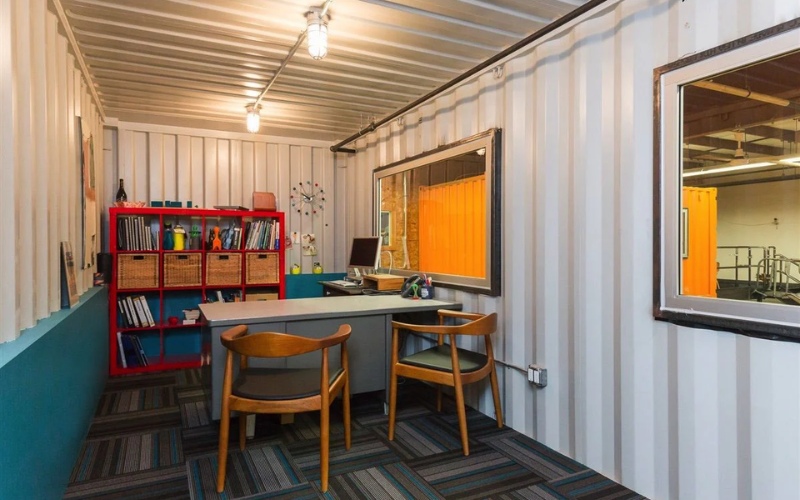 Không gian văn phòng container nhỏ gọn